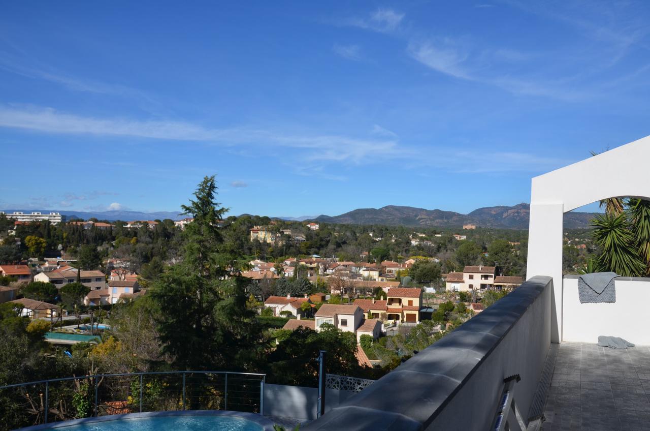 Belle Maison Avec Piscine Dans Les Hauteurs A Saint Raphael Экстерьер фото